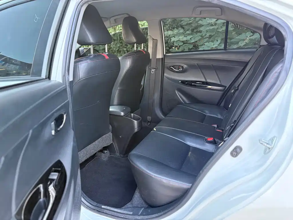 Toyota Yaris L — миниатюра 15