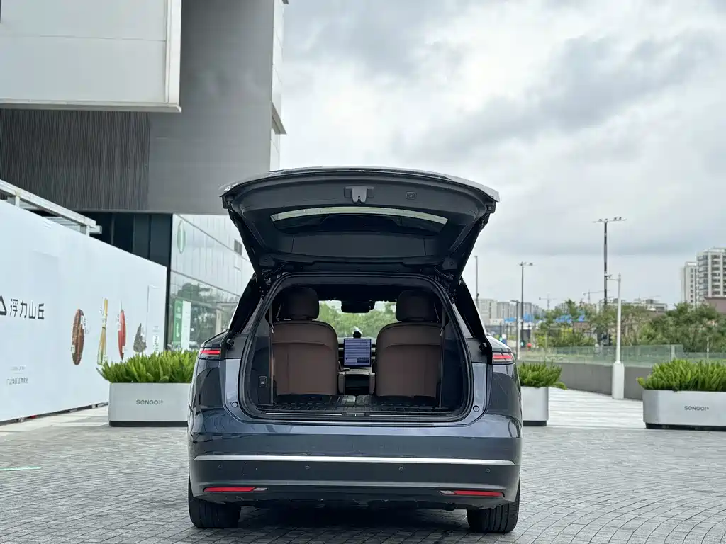NIO ES8 — миниатюра 5
