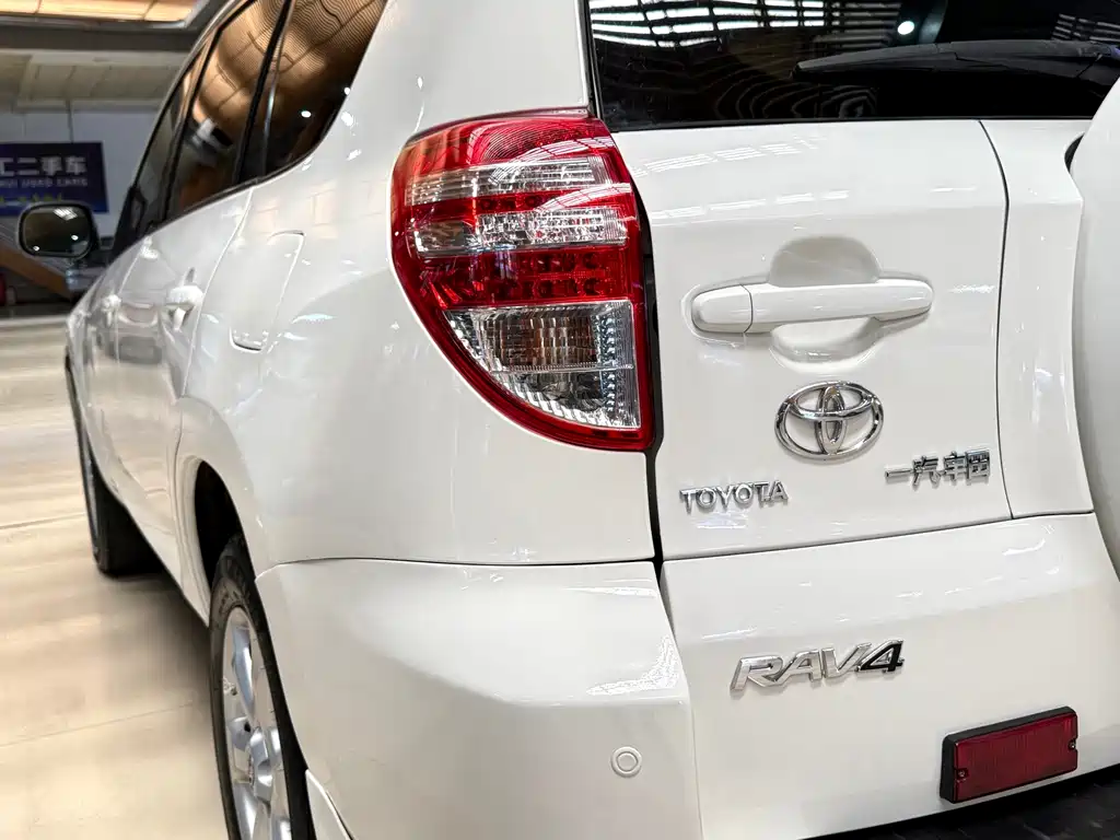 Toyota RAV4 — миниатюра 23
