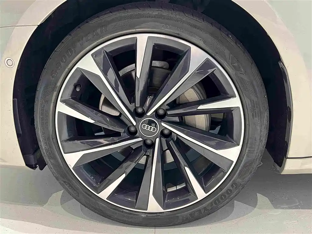 Audi A7L — миниатюра 11