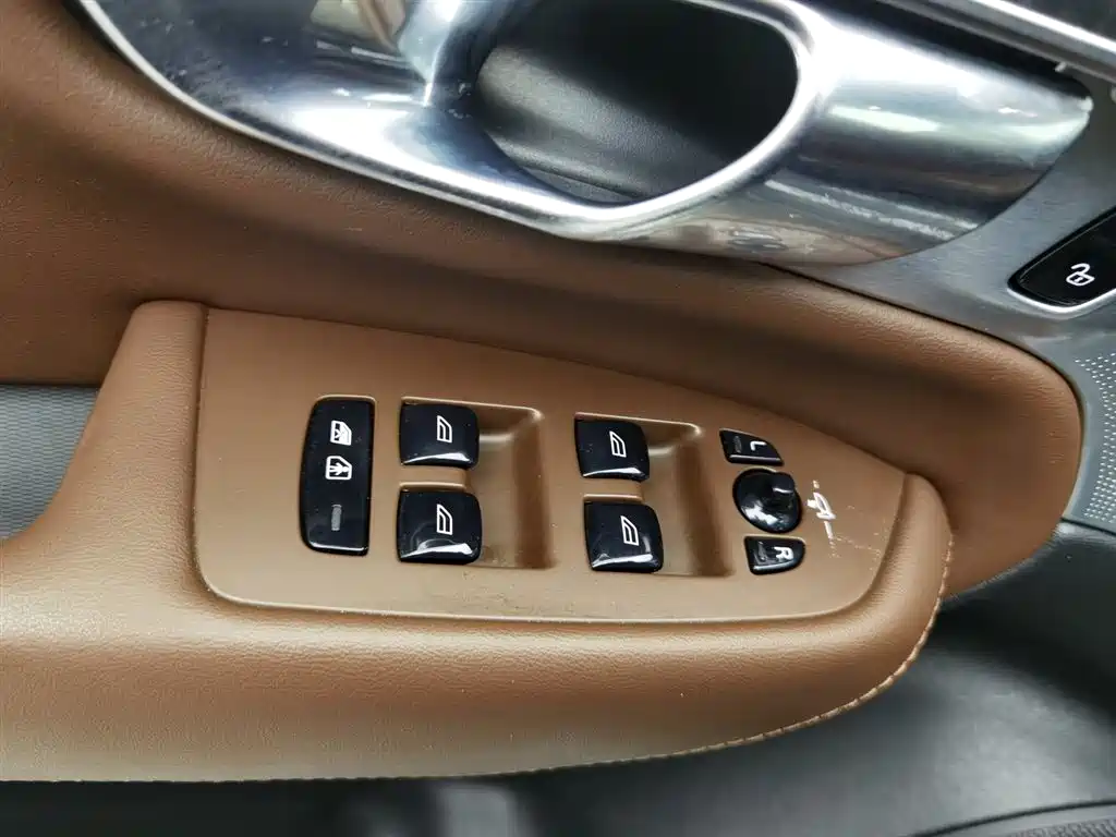 VOLVO XC90 PLUG IN HYBRID