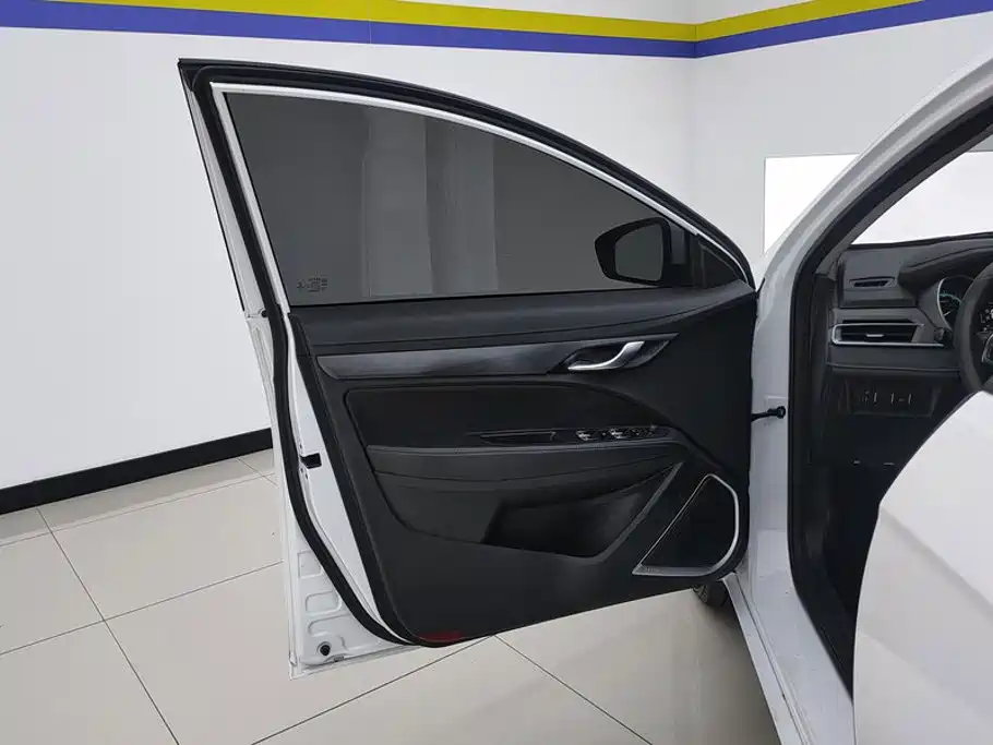 Geely Emgrand — миниатюра 7