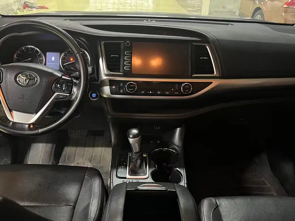 Toyota Highlander — миниатюра 6