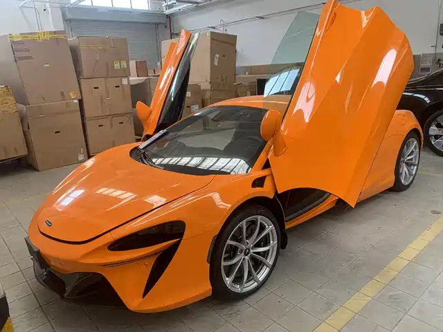 MCLAREN ARTURA 2025