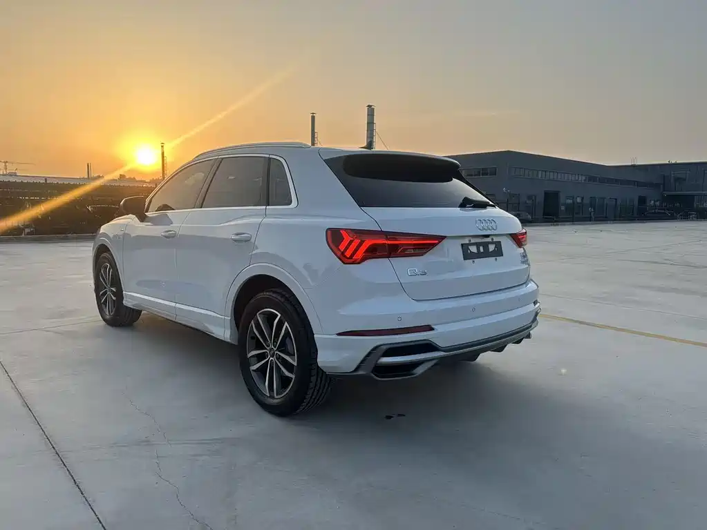 Audi Q3 2022 35 TFSI