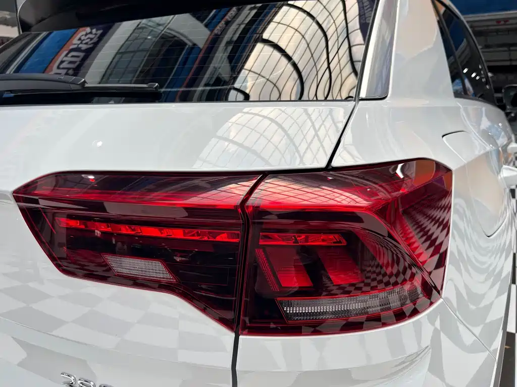 Volkswagen T-Roc — миниатюра 26