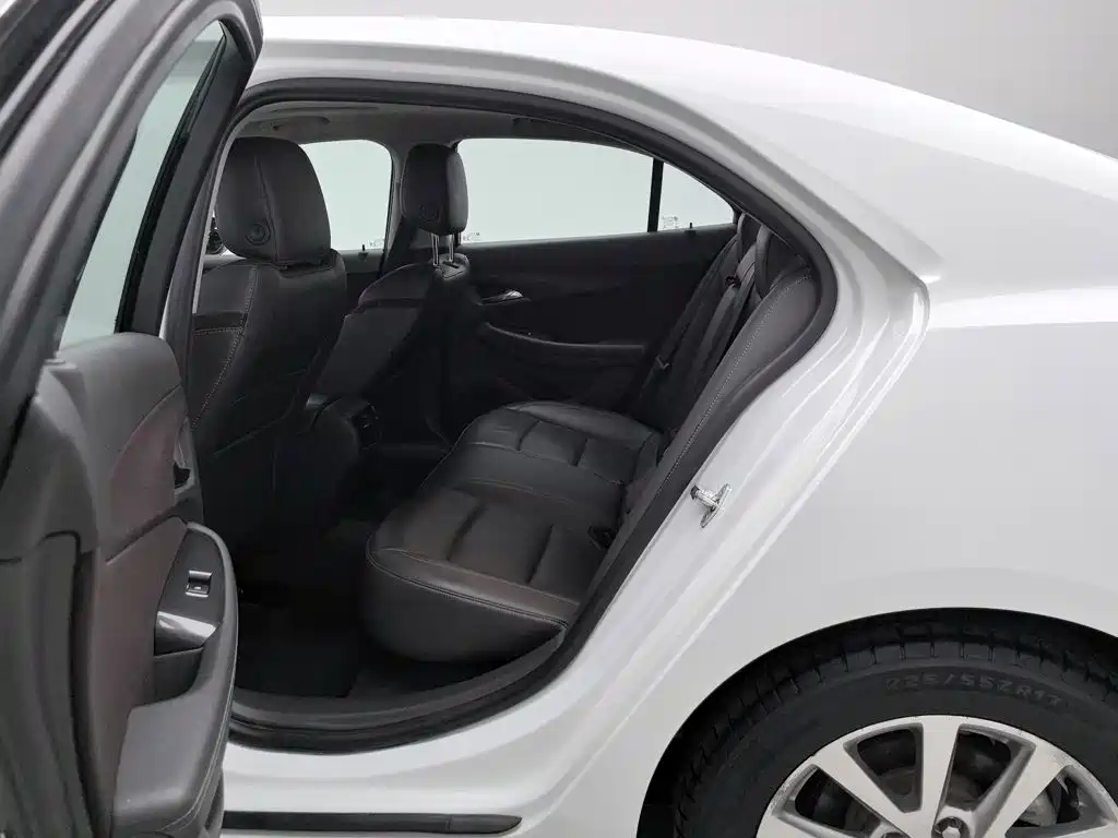 Chevrolet Malibu — миниатюра 15