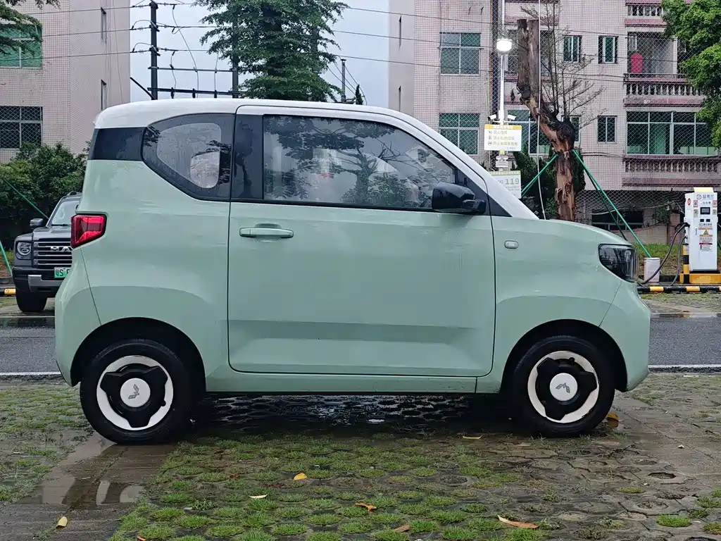 Wuling MINIEV — миниатюра 4