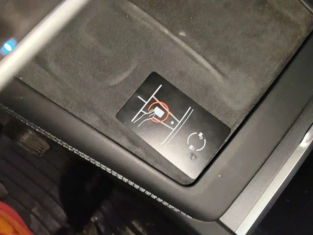 Tesla Model 3 — миниатюра 9