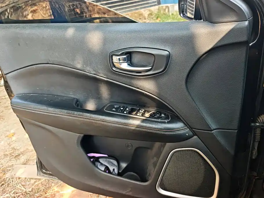 Jeep Compass — миниатюра 7