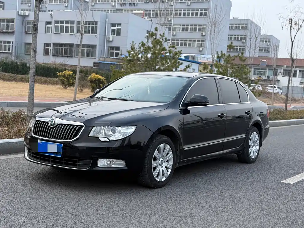 Skoda Superb 1.8TSI Auto Elegant Edition, фото 3