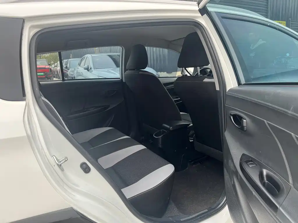 TOYOTA YARIS L ZHIXUAN