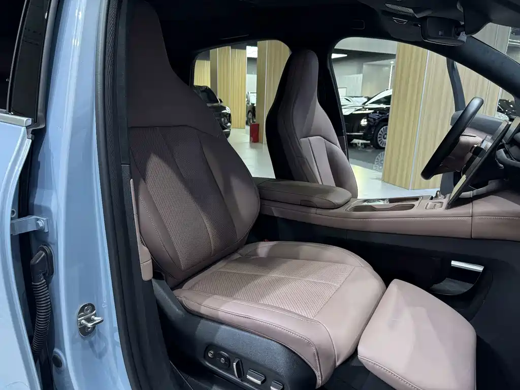 NIO EC6 — миниатюра 17