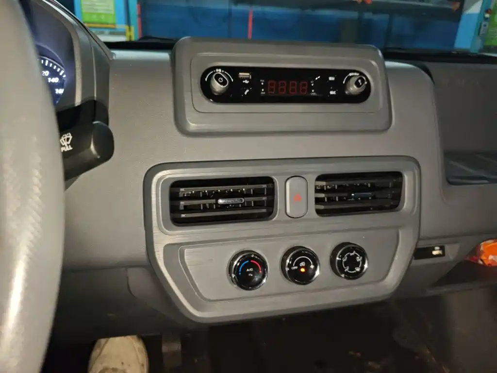 Wuling Yangguang — миниатюра 9