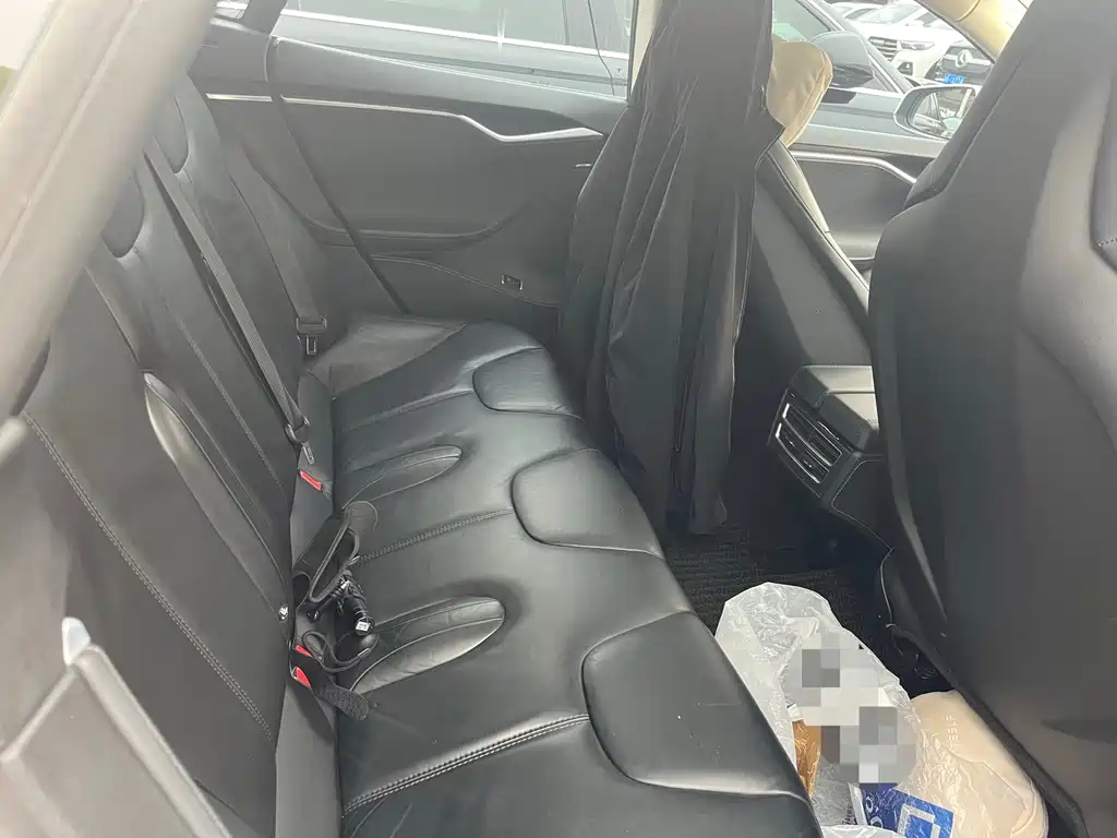 Tesla Model S — миниатюра 6