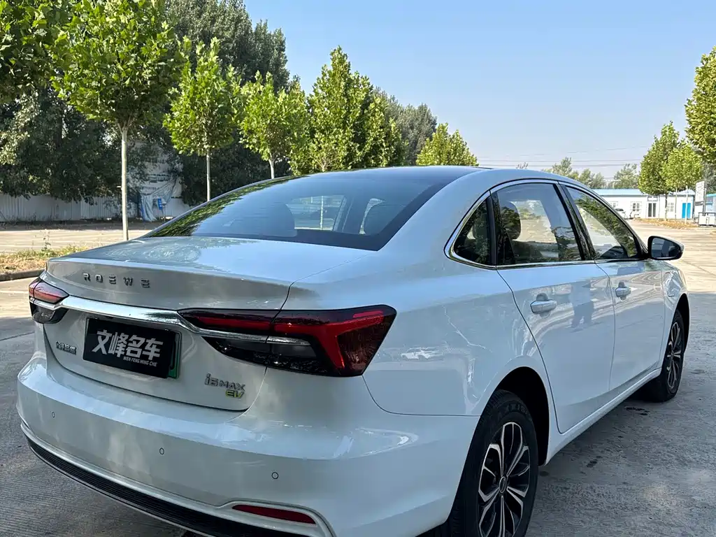 Roewe i6 MAX New Energy — миниатюра 7
