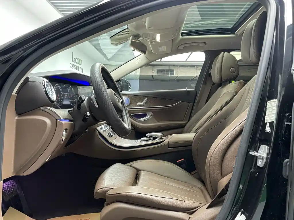 Mercedes-Benz E-Class — миниатюра 8