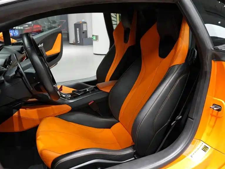 LAMBORGHINI HURACÁN