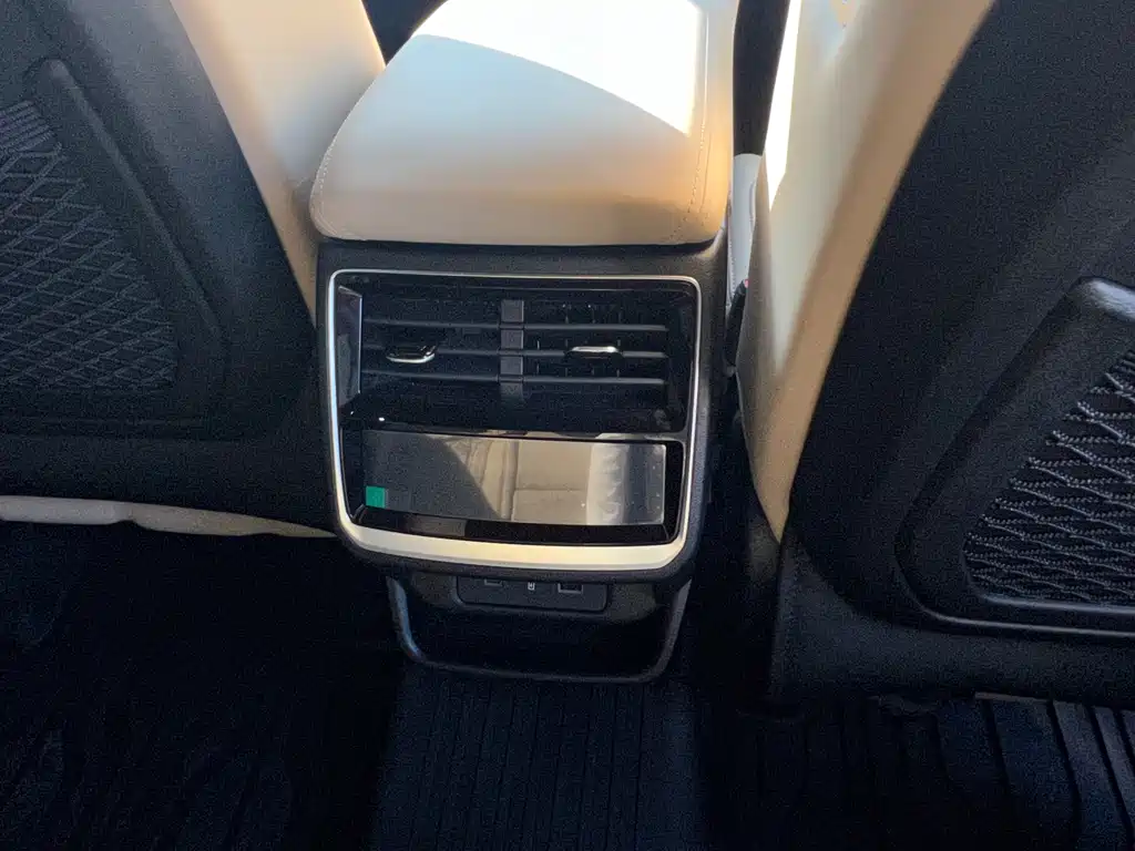Geely Xingyue L — миниатюра 21