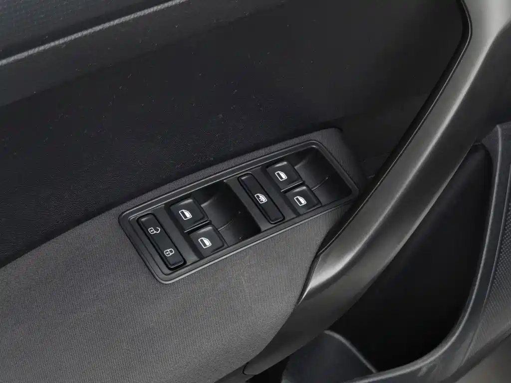 Skoda Rapid Spaceback — миниатюра 9