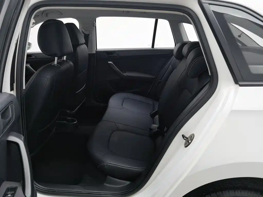 Skoda Rapid Spaceback — миниатюра 15