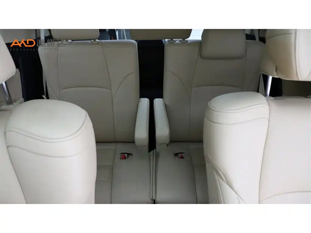 Toyota Alphard — миниатюра 10