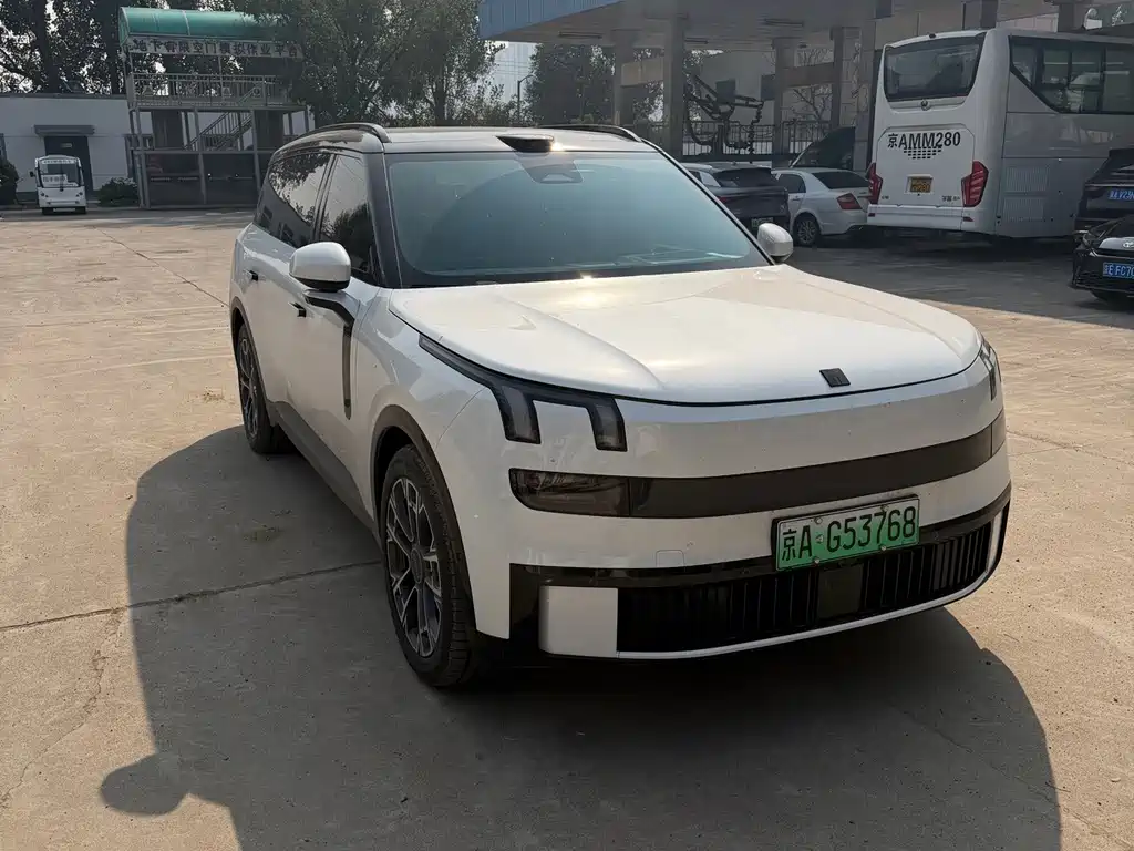 Lynk & Co 900 — миниатюра 8