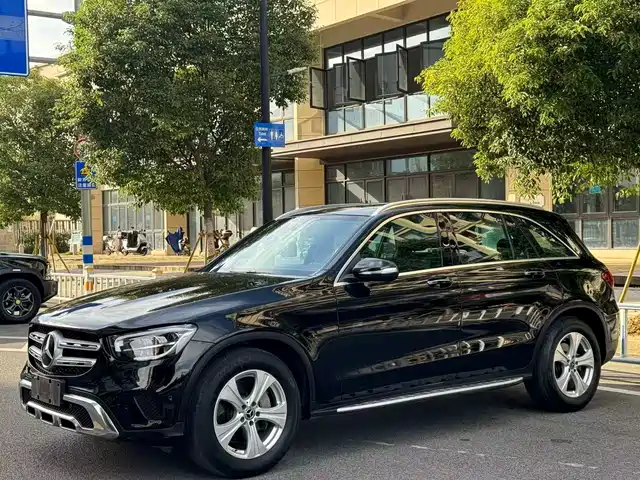 MERCEDES-BENZ GLC
