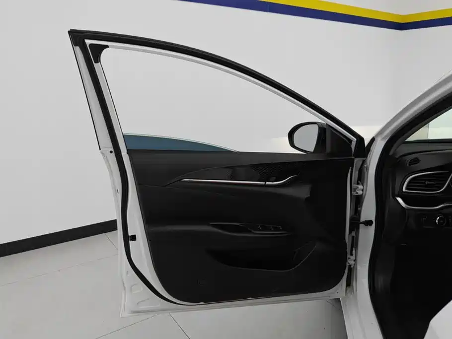 Buick Excelle — миниатюра 6