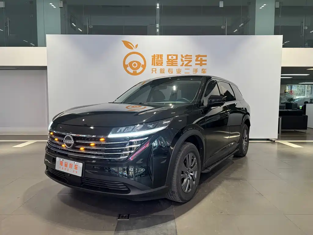 NISSAN EXPLORING THE LAND