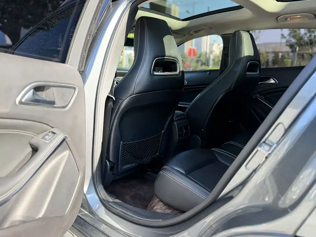 Mercedes-Benz GLA — миниатюра 12