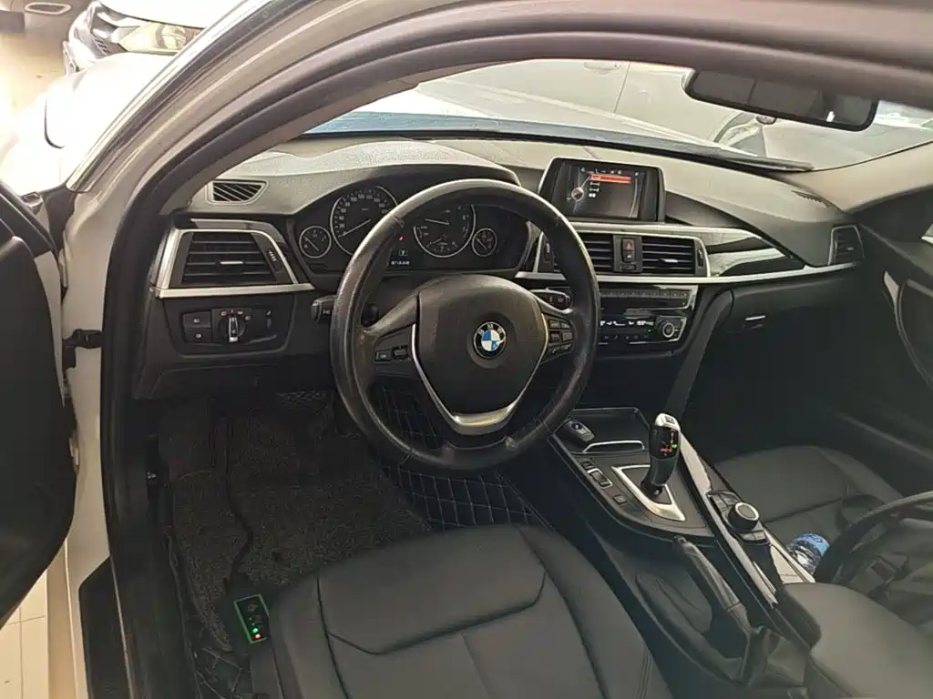 BMW 3 Series — миниатюра 11