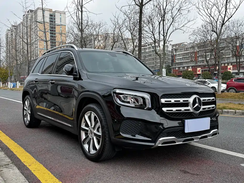 MERCEDES-BENZ GLB