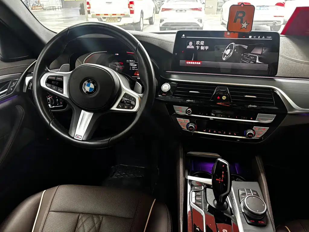 BMW 5 Series — миниатюра 10