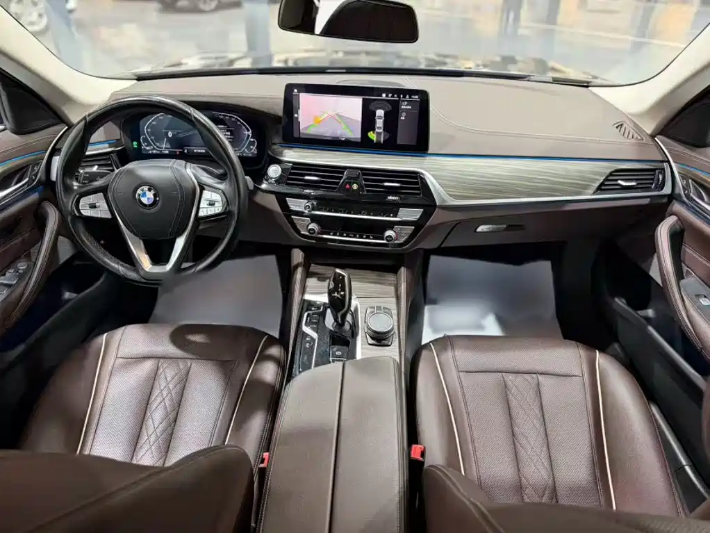 BMW 5 Series New Energy — миниатюра 15