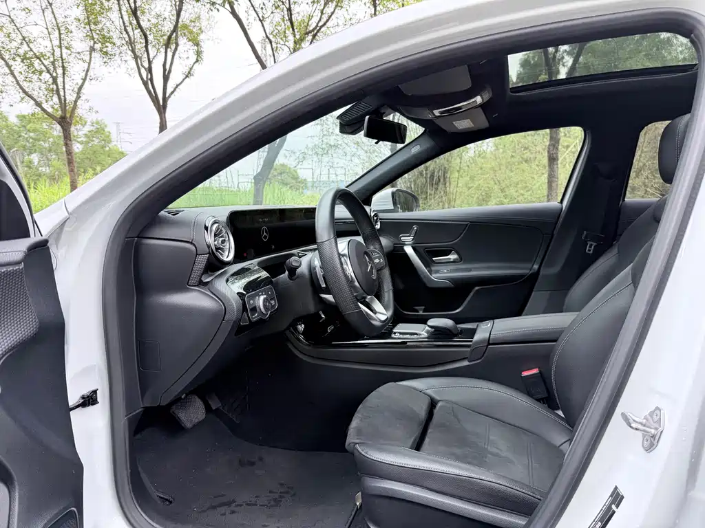 MERCEDES-BENZ A CLASS