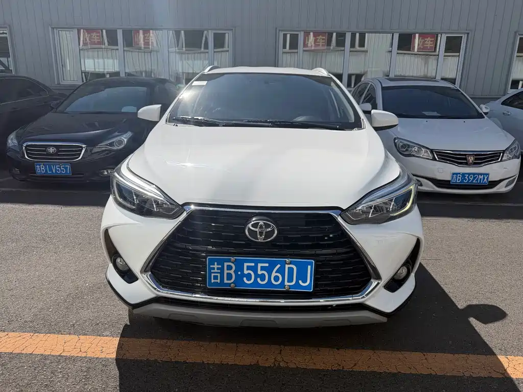 Toyota Yaris L — миниатюра 2