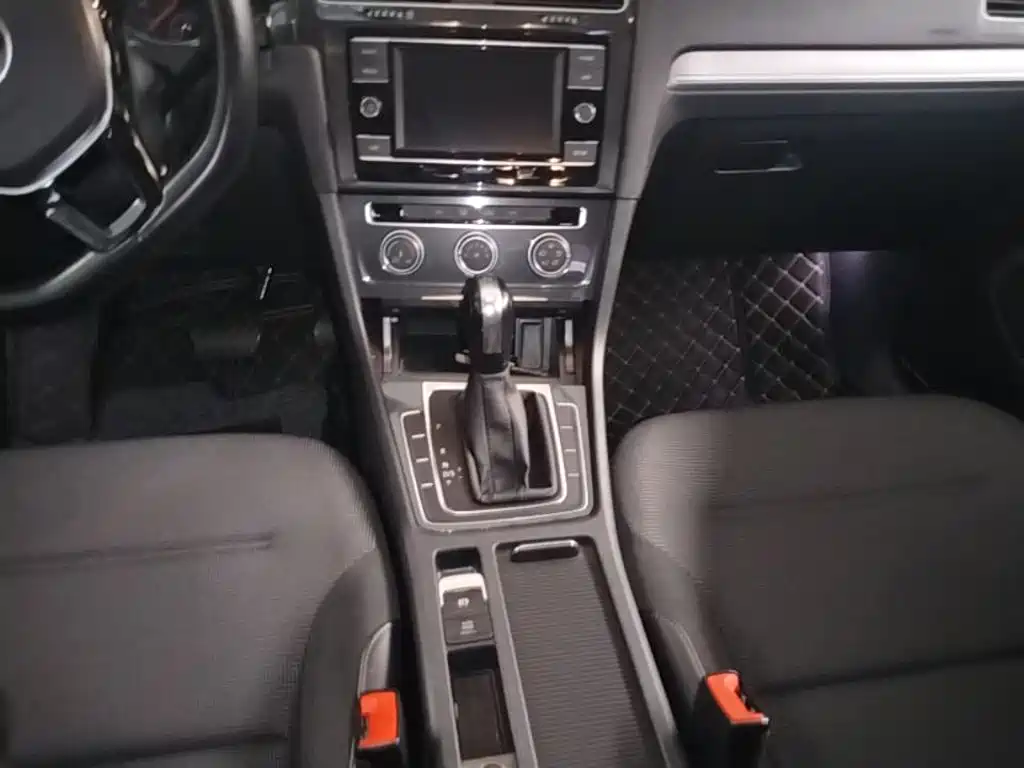 Volkswagen Golf — миниатюра 14