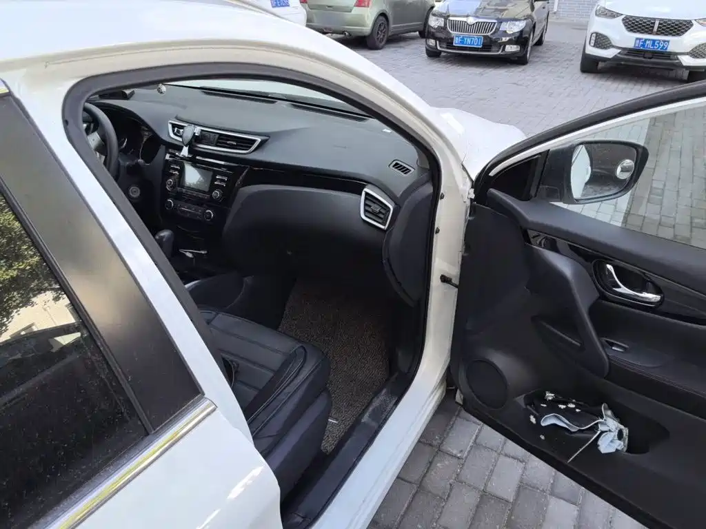 Nissan Qashqai — миниатюра 19