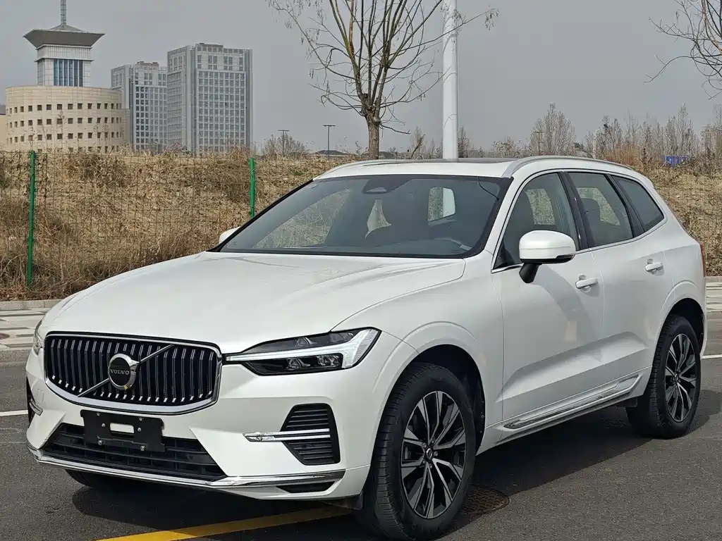 Volvo XC60 2025