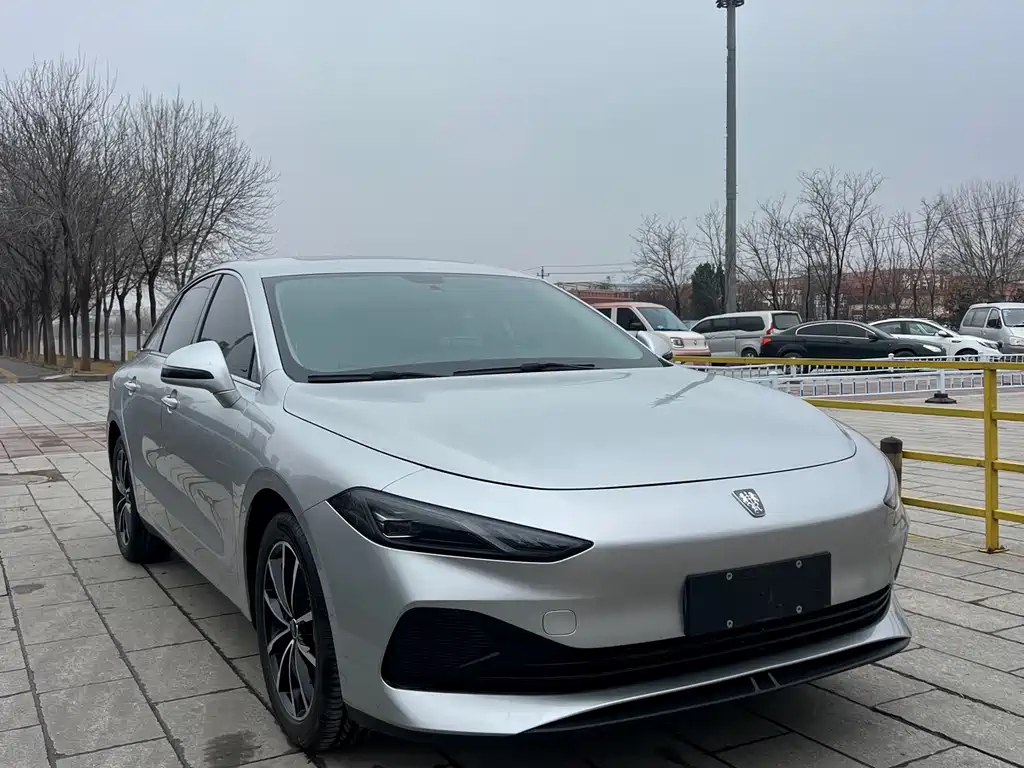 ROEWE D7