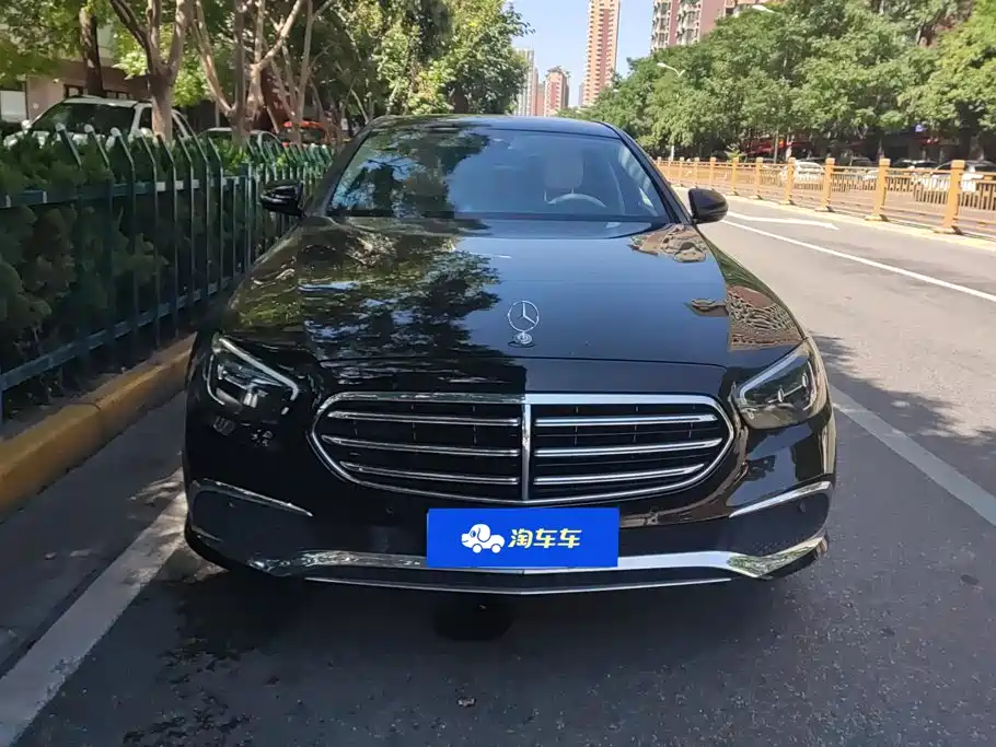 Mercedes-Benz E-Class — миниатюра 2