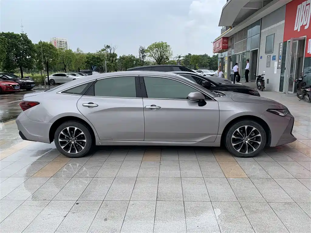 Toyota Avalon — миниатюра 3