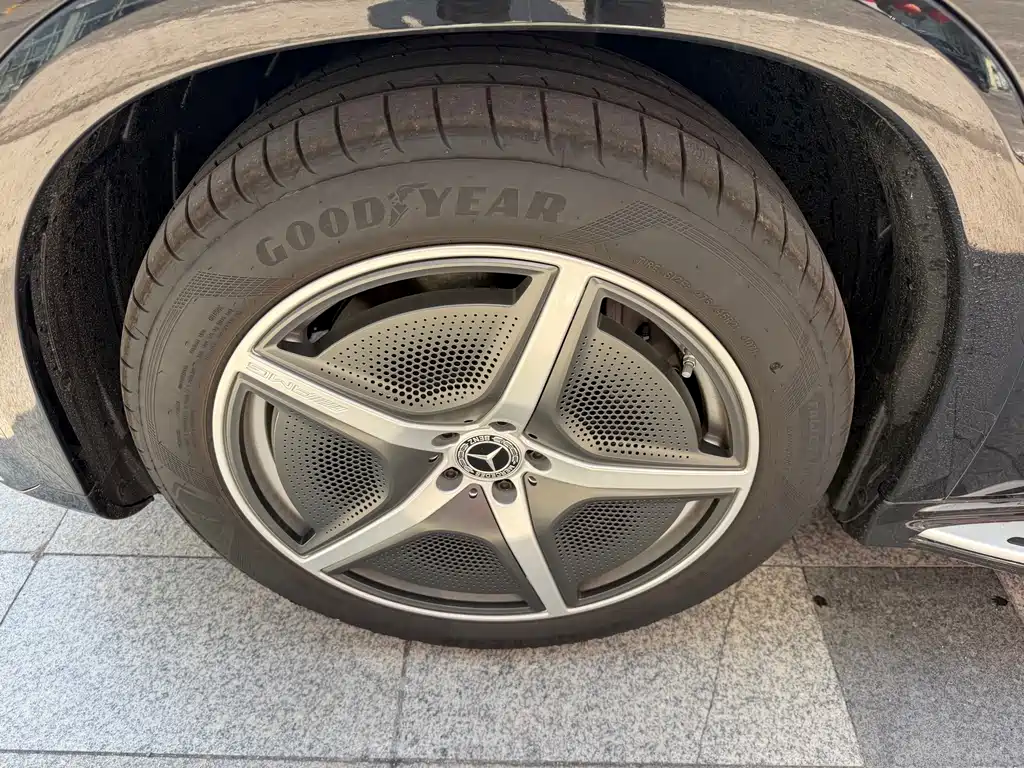 Mercedes-Benz EQS SUV — миниатюра 6