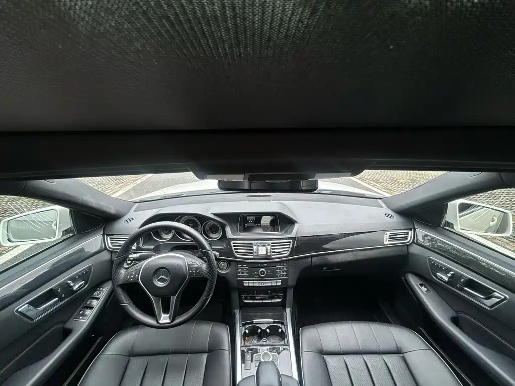 Mercedes-Benz E-Class — миниатюра 6