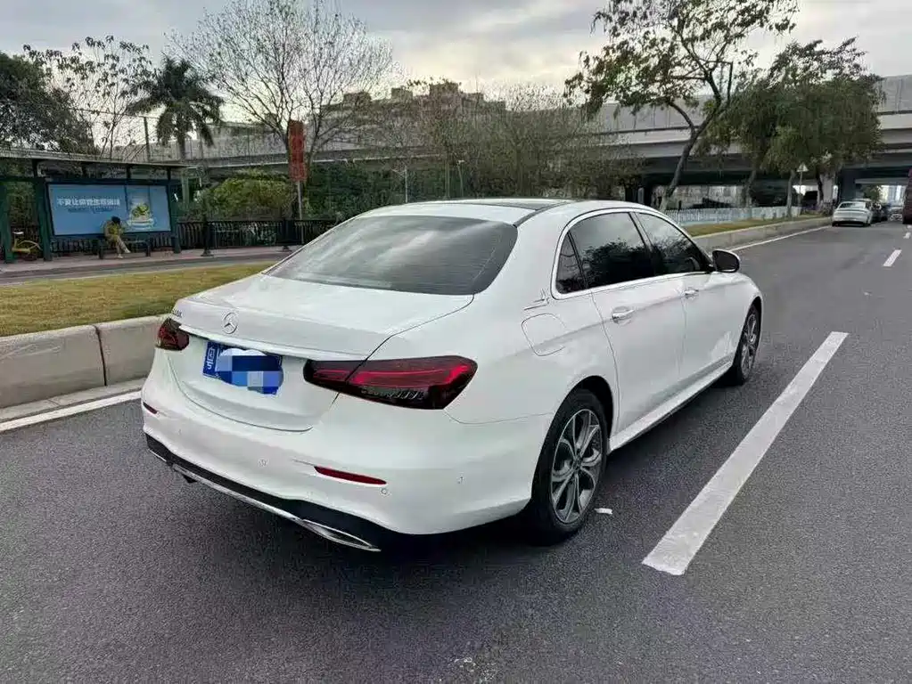 MERCEDES-BENZ E CLASS