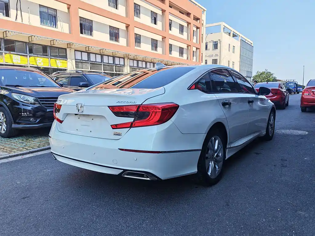 Honda Accord — миниатюра 5