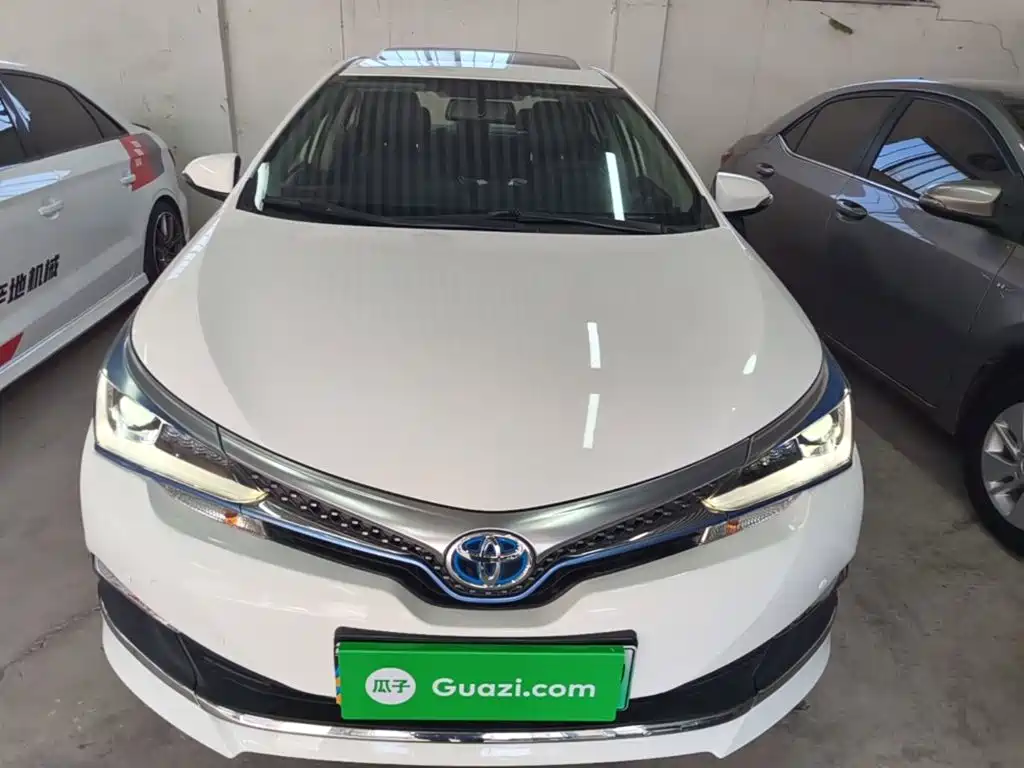 Toyota Corolla Hybrid — миниатюра 3