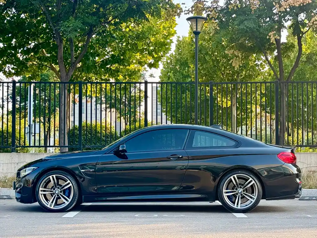 BMW M4 — миниатюра 3