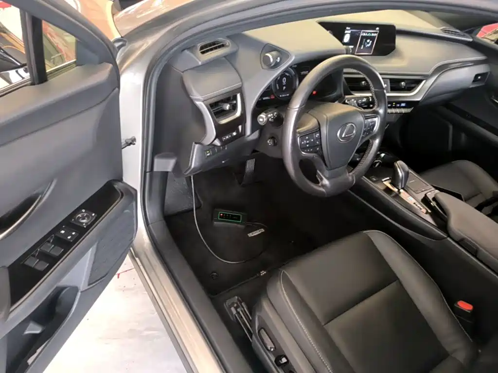 Lexus UX New Energy — миниатюра 16